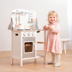 Dětská dřevěná kuchyňka